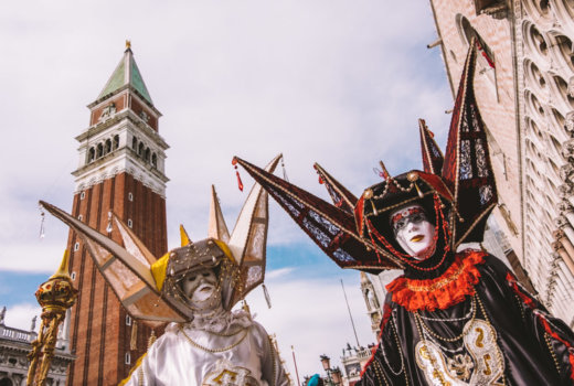 Carnevale di Venezia: le maschere colorano la Serenissima