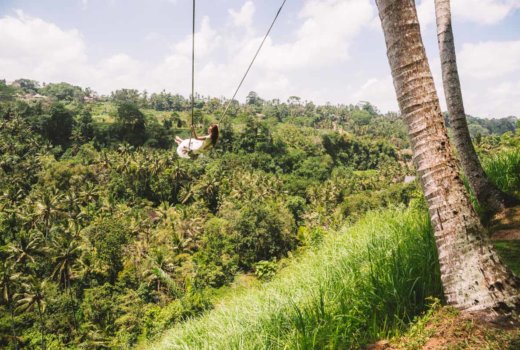 Avresti il coraggio di dondolarti su un’altalena immersa nella giungla? Da Zen Hideaway a Ubud si può!