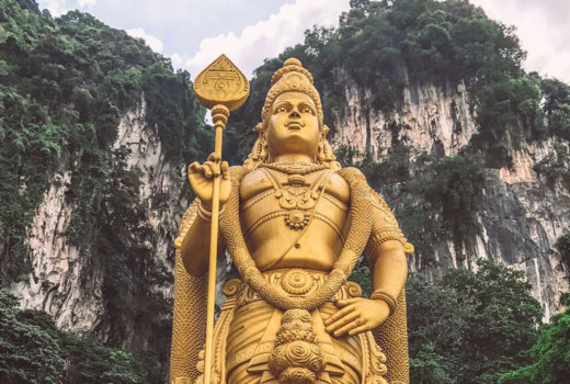 Le Batu Caves a Kuala Lumpur: grotte in cui le scimmie popolano i templi