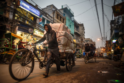 Dal caos alla rinascita: un viaggio emotivo nel cuore di Old Delhi